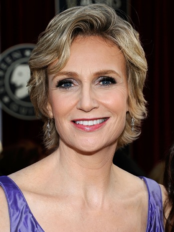 8 Female Celebs Who Overcame Addiction