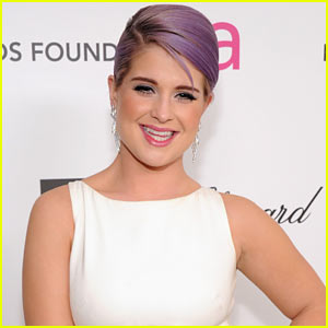 8 Female Celebs Who Overcame Addiction
